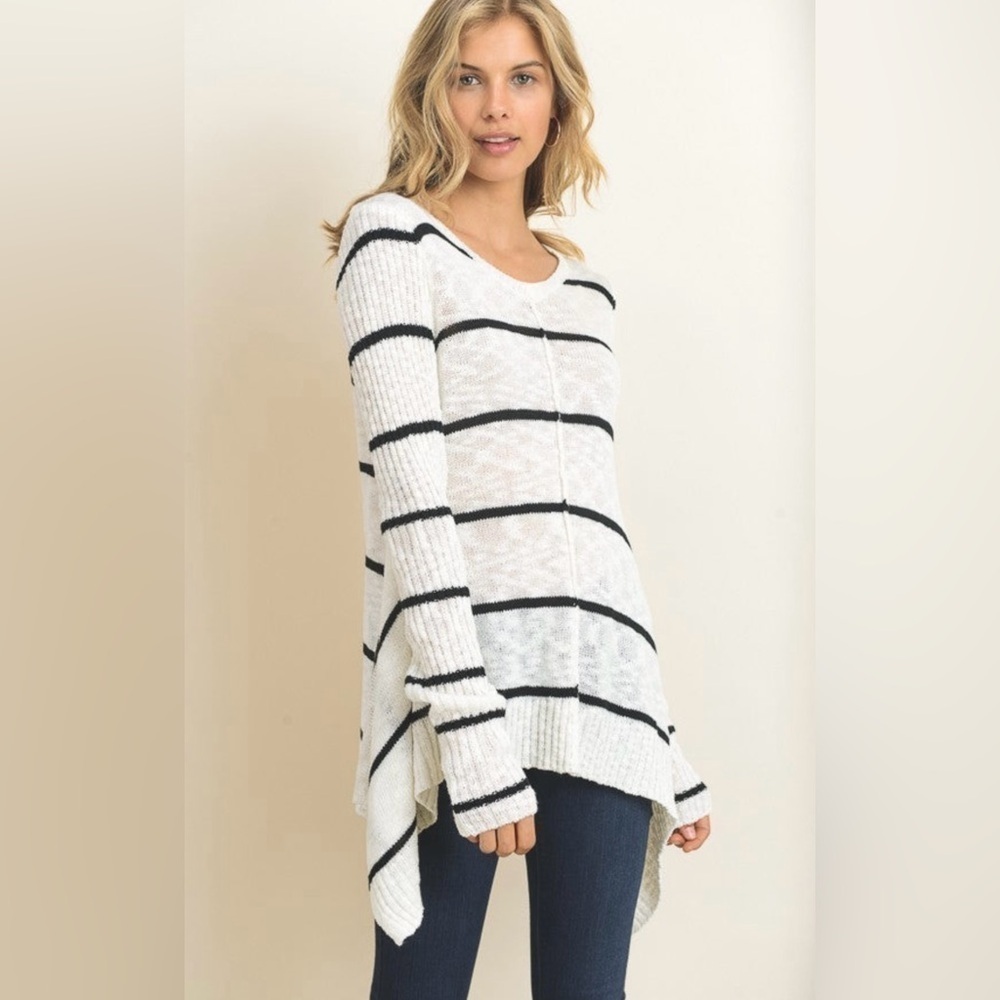 Doe & Rae Asymmetrical Women’s Lightweight Sweater Size M